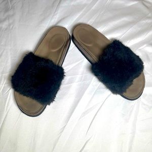 Madden girl furry slippers